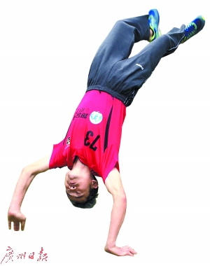 每天跑步6小时 治好腰背疼排解寂寞