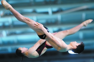 中国跳水梦之队队员在澳门公开表演